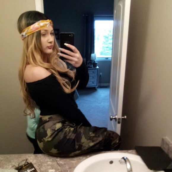 Meet your Posher, Cici - Picture 1 of 1